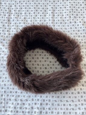 Betmar faux fur collar? headband?, dark brown, velcro, velvet lining, 22.5x4”